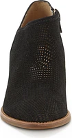 Zeshia Black