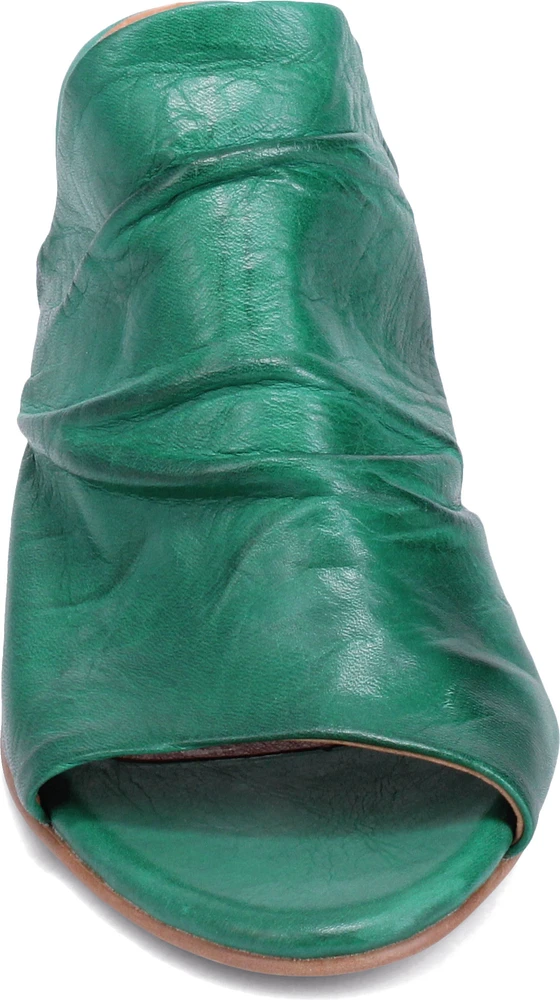 Ainsely Emerald