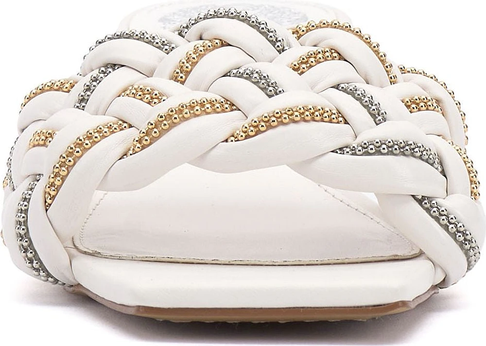 Sondos White Swan