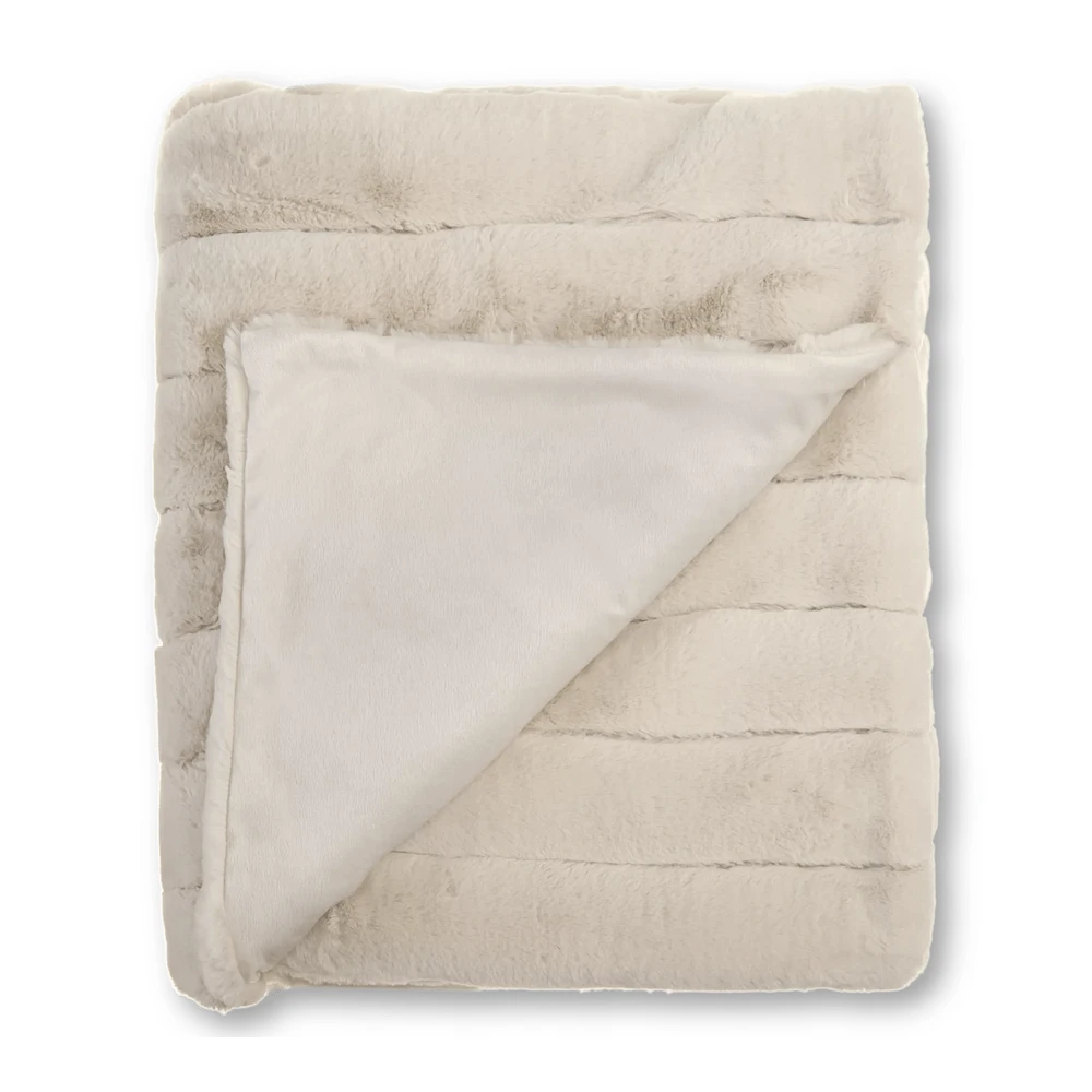 Oatmeal Cougar Faux Fur Throw