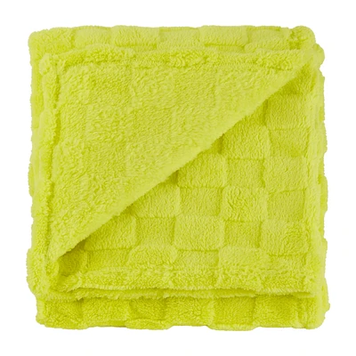 Toyo Checkered Pattern Plush Throw