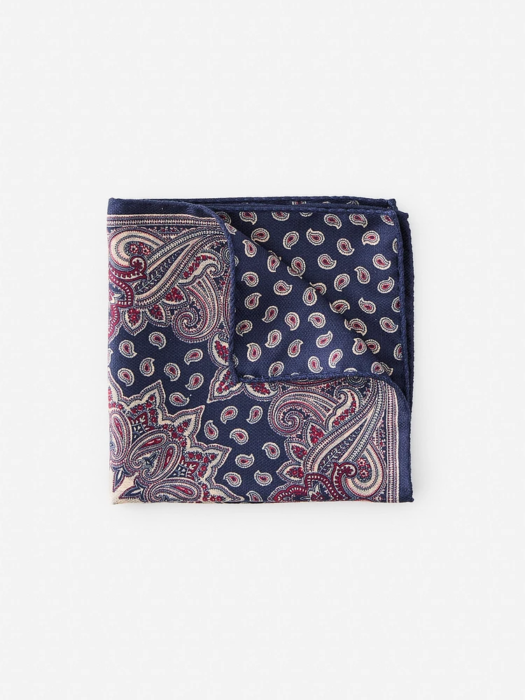 Silk Pocket Square in Foulard