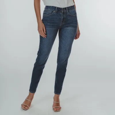 Mid-Rise Normal Jean