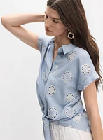 Blouse boutonnée à broderies