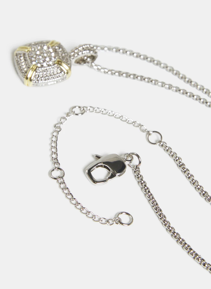 Collier à pendentif carré