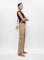 T-shirt ras-du-cou et pantalon cargo à jambe large