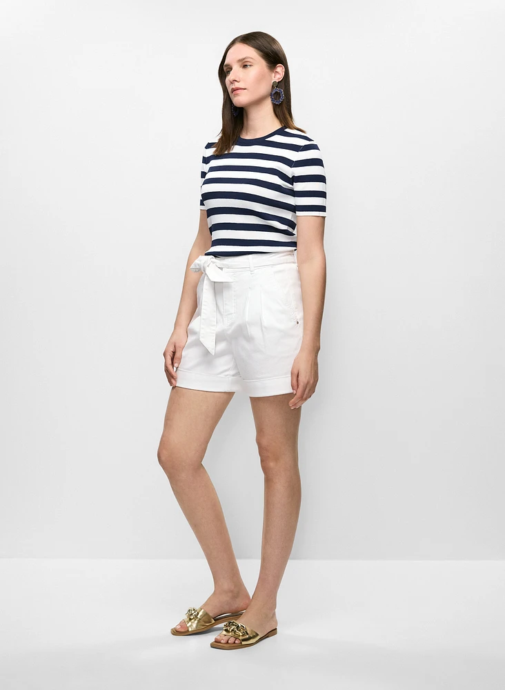 Short en denim plissé à taille nouée