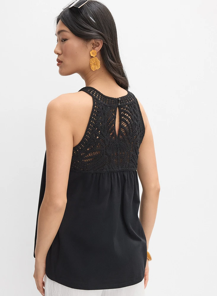 Haut à détail en crochet