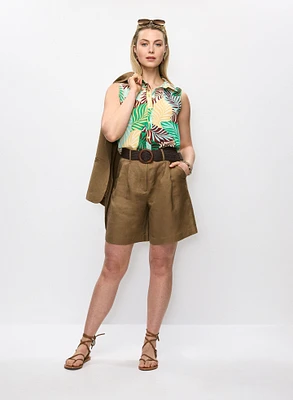 Blouse à motif palmiers et short en lin