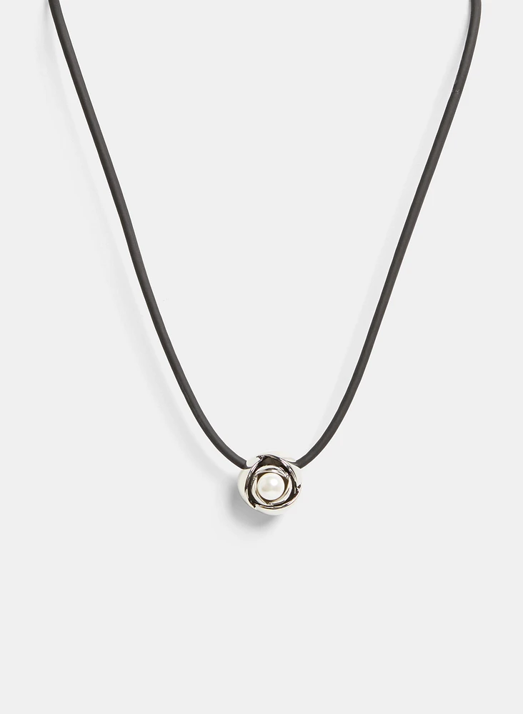 Rose Pendant Necklace