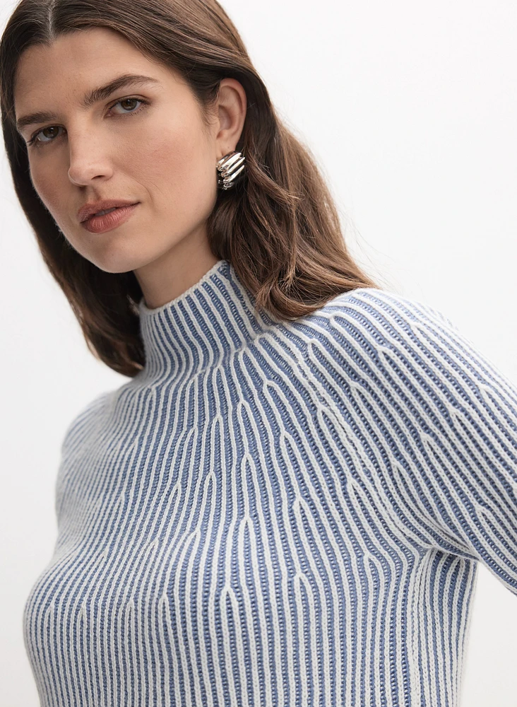Pull à deux tons col cheminée