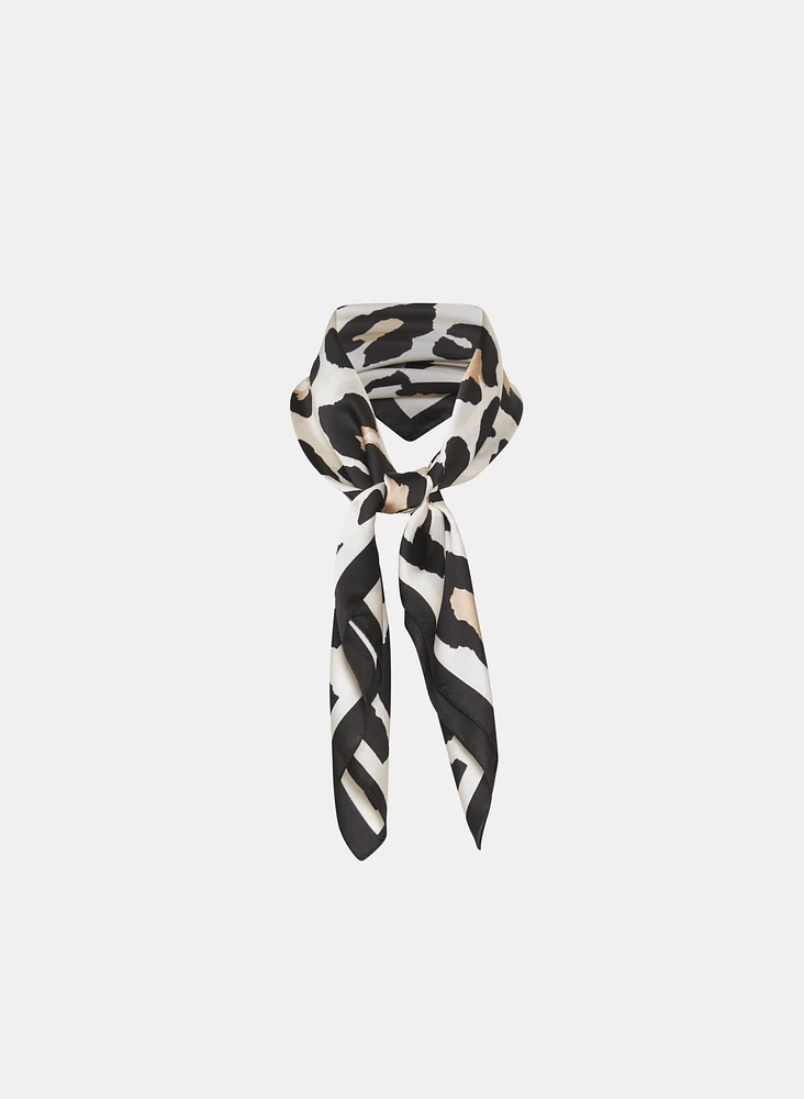 Foulard à motif léopard