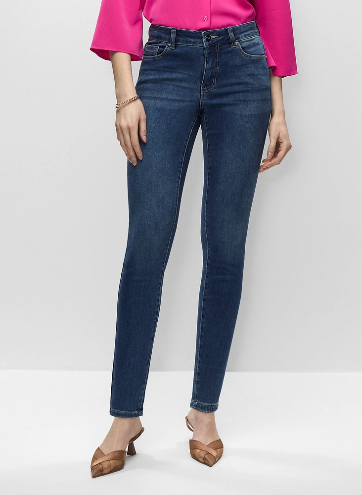 Jean essentiel à jambe étroite