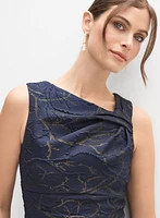 Robe en jacquard à encolure asymétrique
