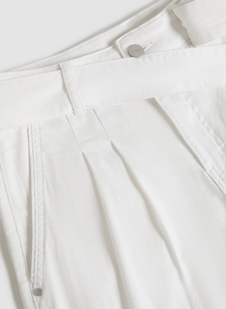 Short en denim plissé à taille nouée