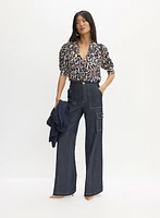 Blouse à manches bouffantes et jean cargo large