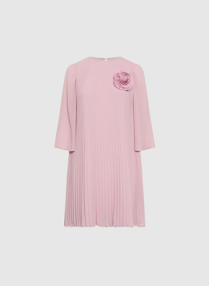 Robe à rosette en chiffon plissé