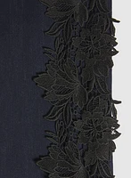 Jean à appliqué en dentelle