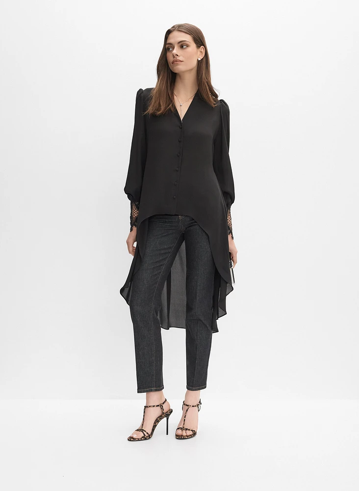 Blouse asymétrique à poignets en dentelle