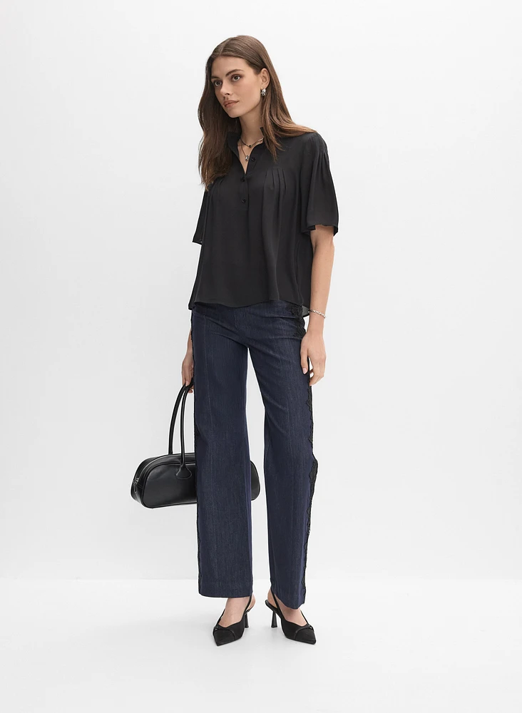 Blouse en crêpe à encolure boutonnée
