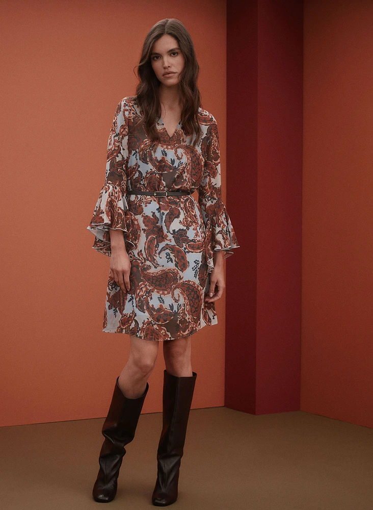 Robe ceinturée à motif paisley
