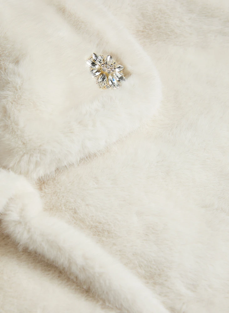 Cape en fausse fourrure