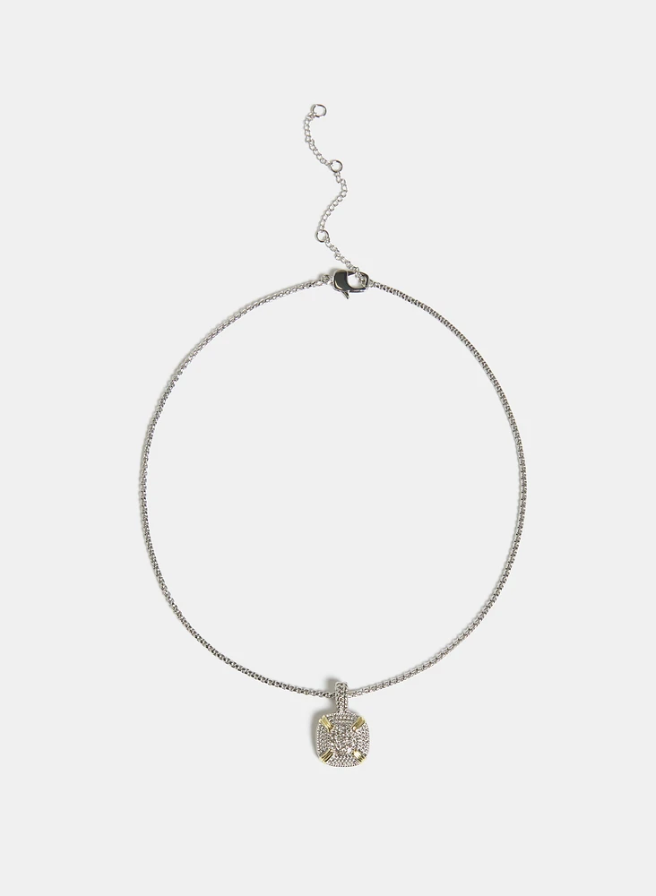 Collier à pendentif carré