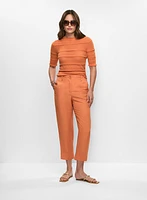 Pull en tricot et pantalon capri