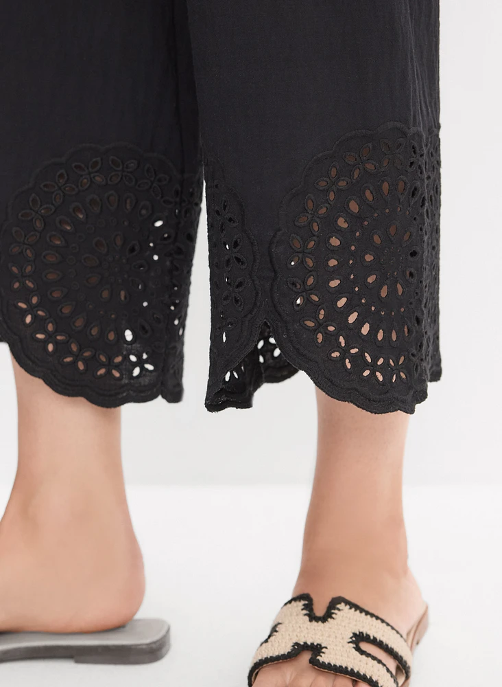 Floral Embroidered Capris