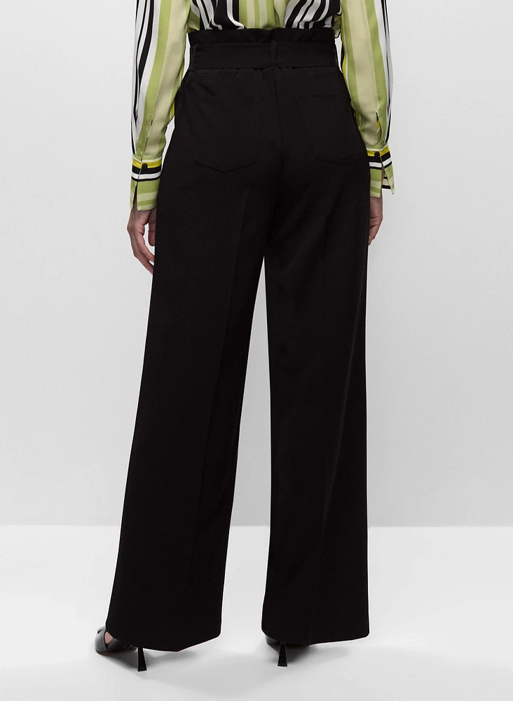 Pantalon ceinturé à jambe large