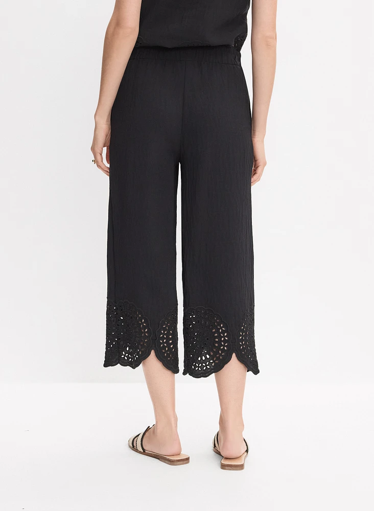 Floral Embroidered Capris