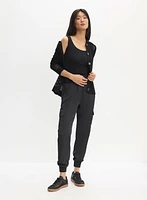 Pull boutonné ajouré et pantalon cargo