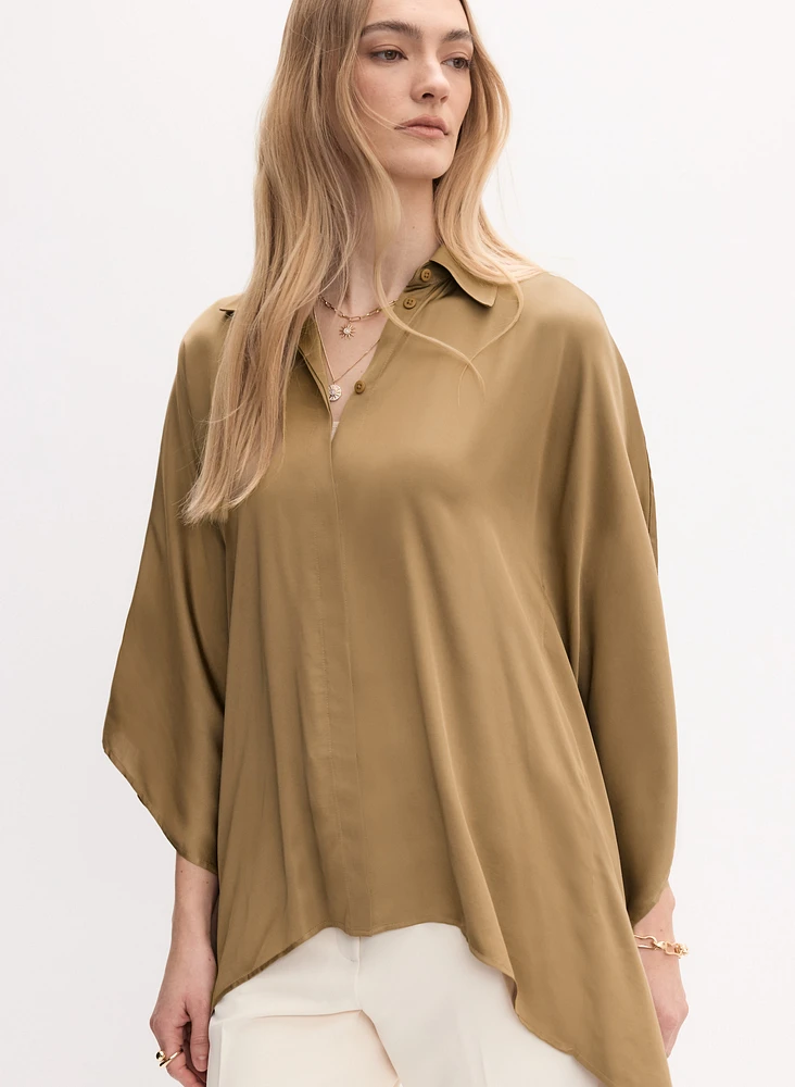 Blouse satinée à manches évasées