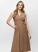 Robe ceinturée à poches appliquées