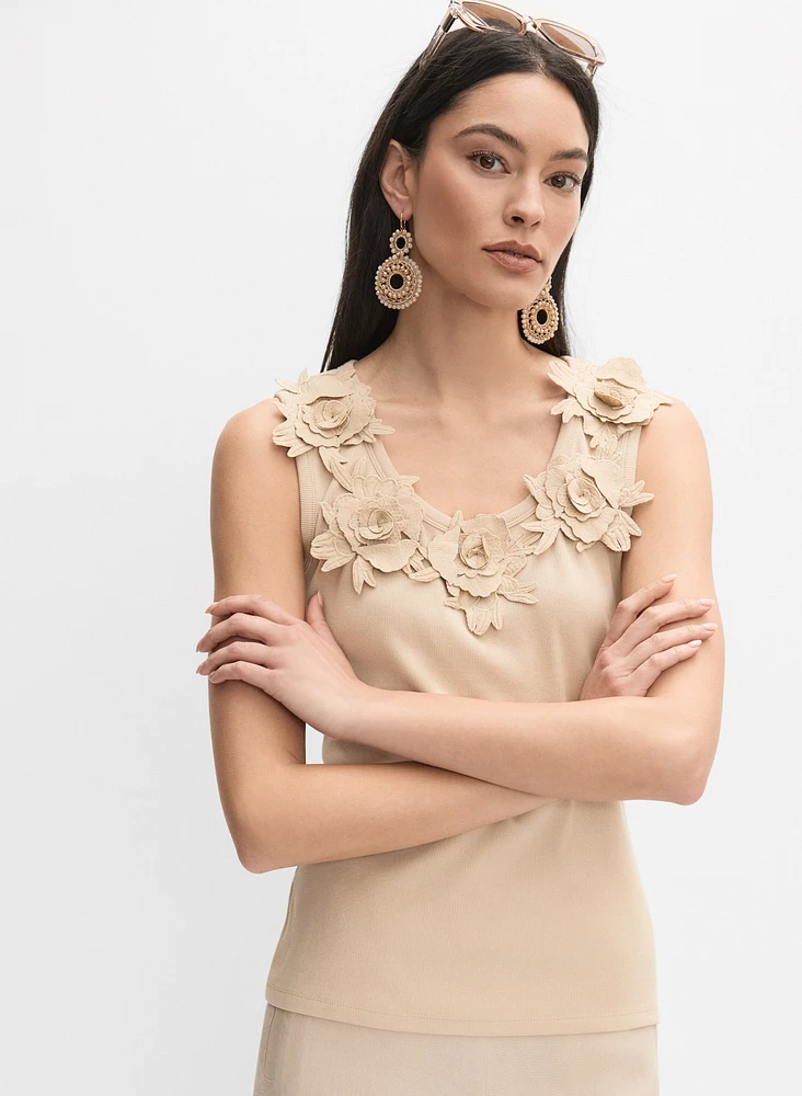 Haut à fleurs en crochet