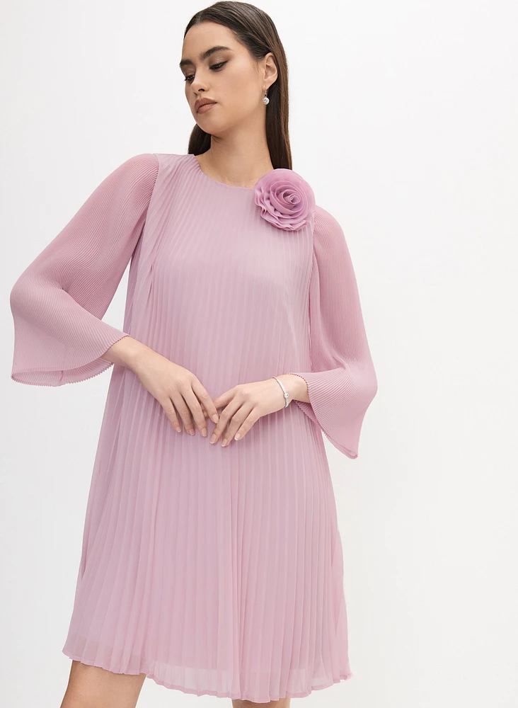 Robe à rosette en chiffon plissé