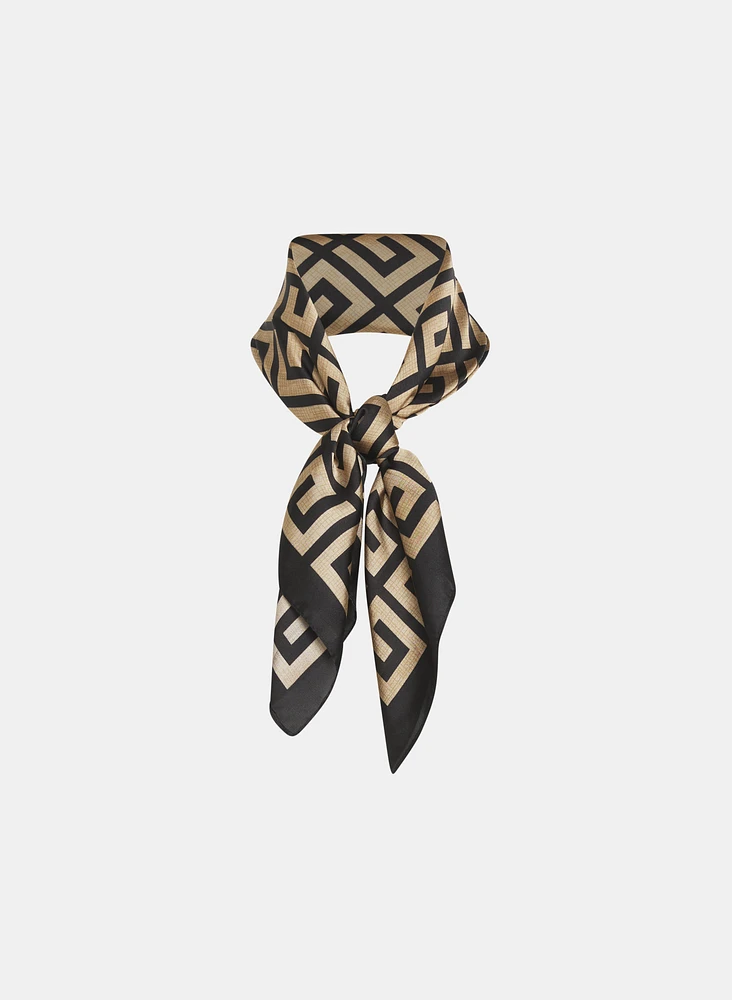 Two-Tone Geometric Scarf