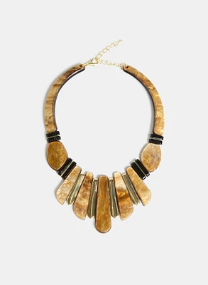 Collier plastron en résine