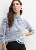 Pull à deux tons col cheminée