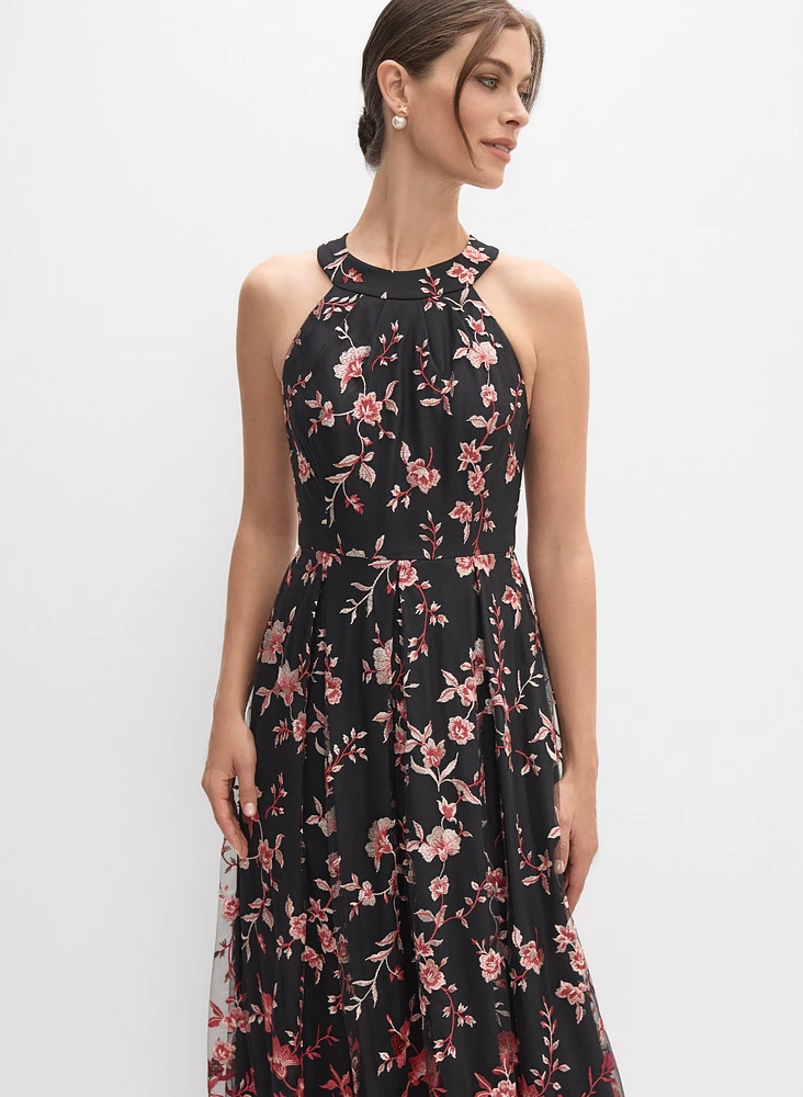 Robe à broderies florales