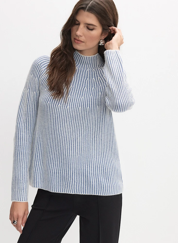 Pull à deux tons col cheminée