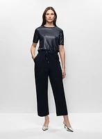 T-shirt satiné ras-du-cou et capris à taille élastique