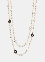 Collier à fleurs et perles de verre