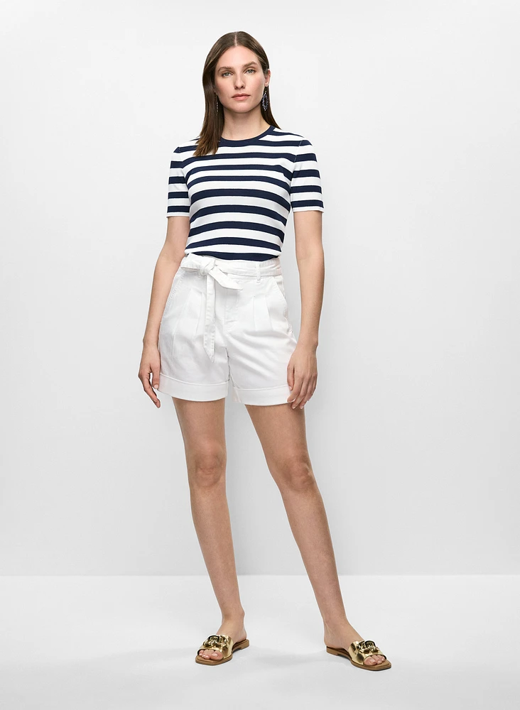 Short en denim plissé à taille nouée