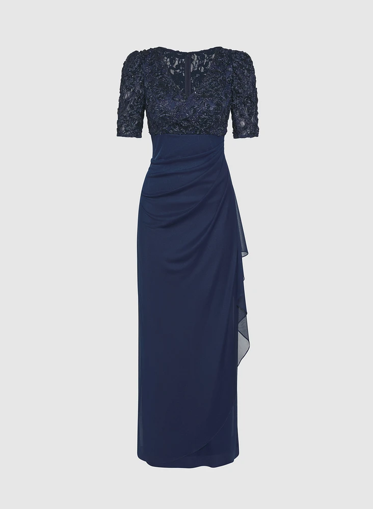 Robe à broderies soutache