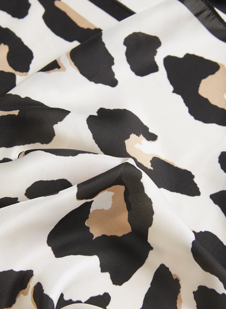 Foulard à motif léopard