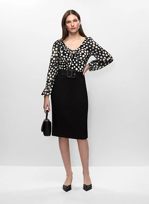 Haut à motif pois et jupe crayon à surpiqûres