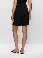 Short plissé avec ceinture