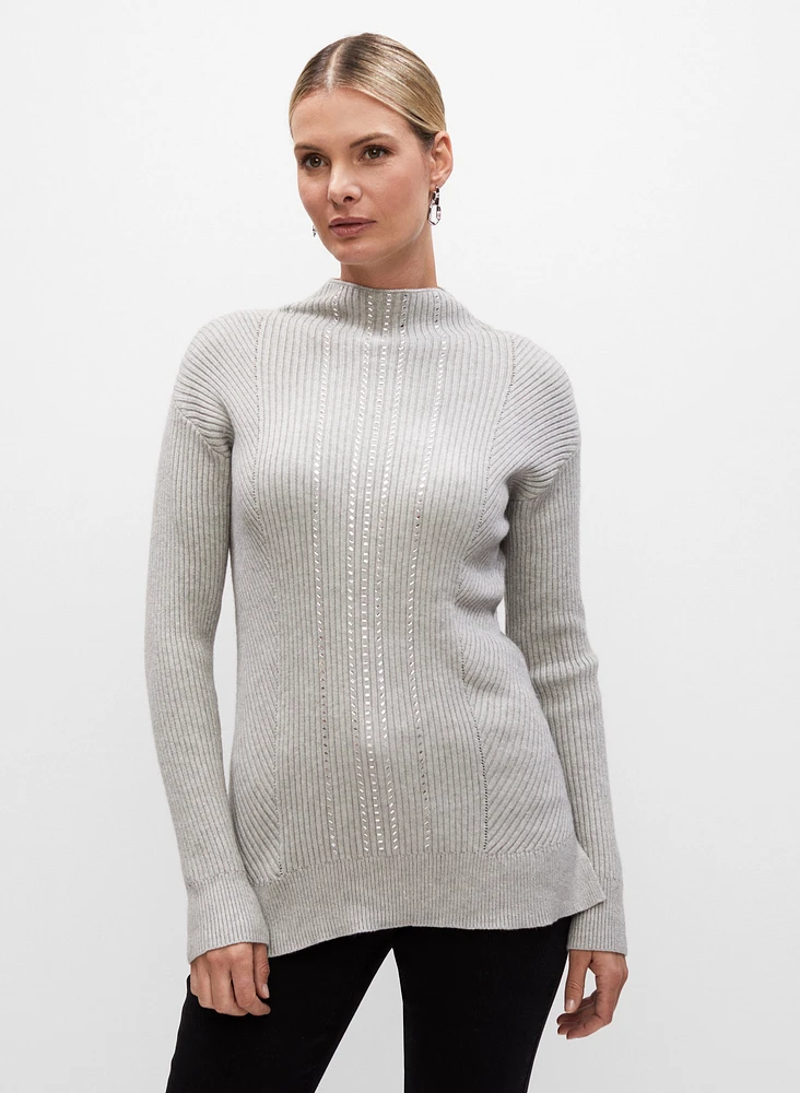 Pull léger à détail de pierres