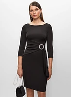 Robe drapée avec boucle à la taille